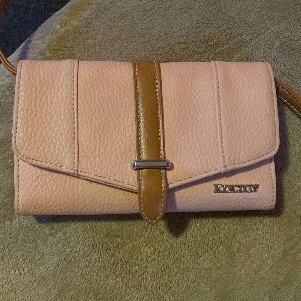 I have a Koltov handbag with a dangle strap.